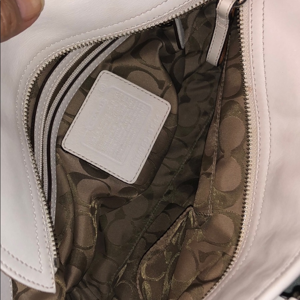 Used bag by coach size 9x14 - Picture 6 of 10